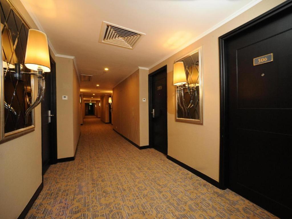 Emperor Hotel Macau Exterior foto